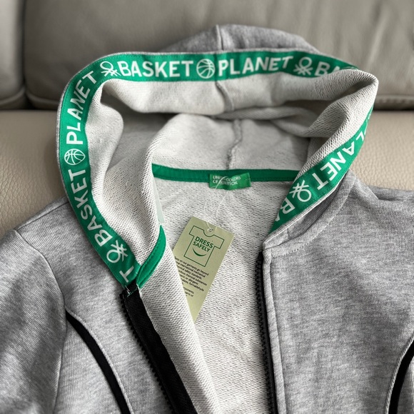 NWT - United Colors of Benetton Kids' Basketball Planet Hoodie - L/Size 8-9Y - Picture 3 of 7